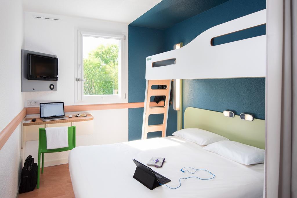 Ibis Budget Rennes Route De Saint Malo Montgermont Bagian luar foto